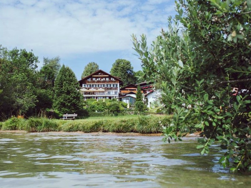 Het Dreimädlerlhaus aan de Weissensee