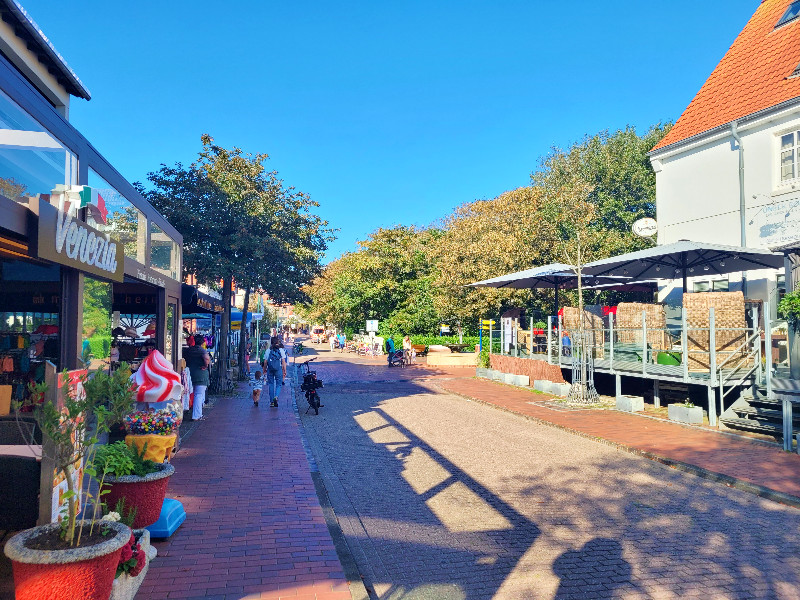 De hoofdstraat van Wangerooge