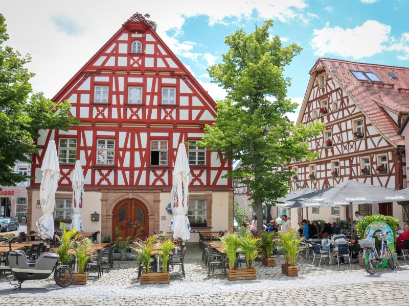 Het oude Rathaus bij het gezellige Marktplein